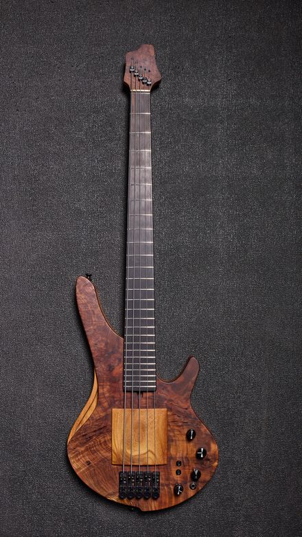 RKM Custom Shop Bass #100