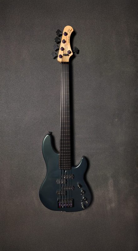 Janek Bass 3