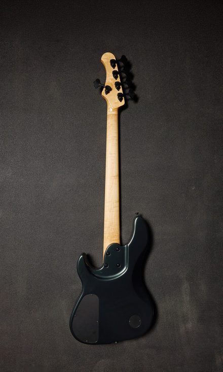 Janek Bass 3