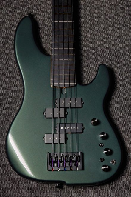 Janek Bass 3
