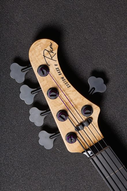 Janek Bass 3